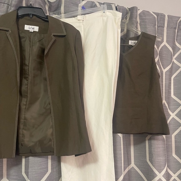 Le Suit Olive Green and White Pantsuit - Picture 3 of 16